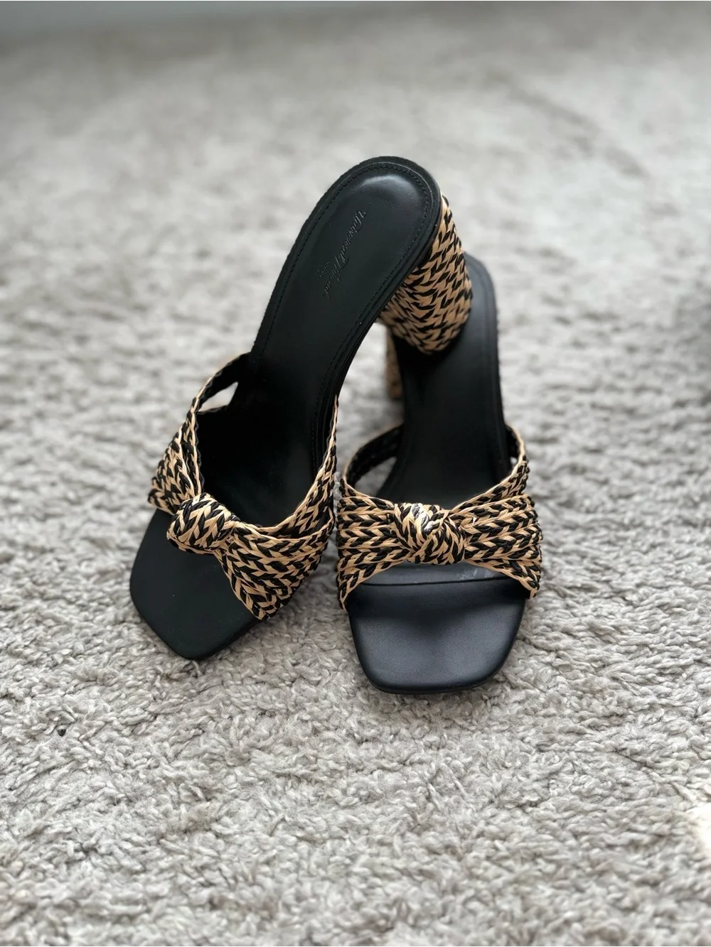 Universal Thread Knot Heels